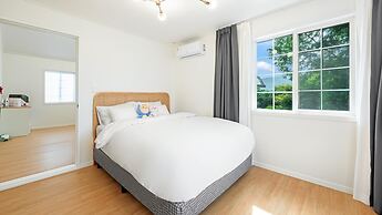 Gapyeong Dangdangi Pet Pension Green