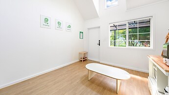 Gapyeong Dangdangi Pet Pension Green