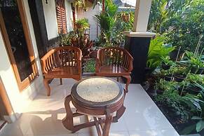 SPOT ON 93832 Lies Kostel Syariah