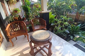 SPOT ON 93832 Lies Kostel Syariah