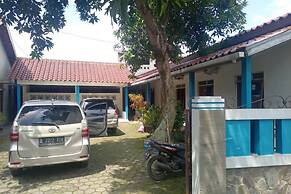 SPOT ON 93832 Lies Kostel Syariah