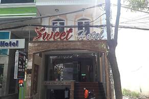 SWEET HOTEL
