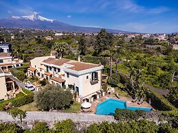 Villa Leone with Pool by Wonderful Italy