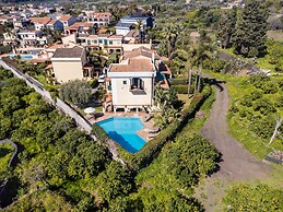 Villa Leone with Pool by Wonderful Italy