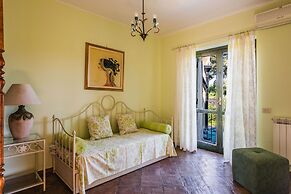 Villa Leone with Pool by Wonderful Italy