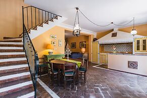 Villa Leone with Pool by Wonderful Italy