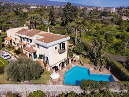 Villa Leone with Pool by Wonderful Italy