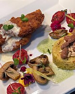 Kingdom Luxury Hotel