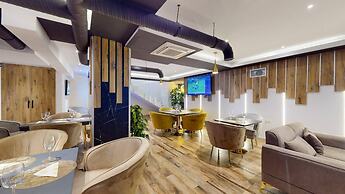 Kingdom Luxury Hotel