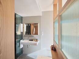 Qgat Suites & Events