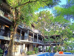 The Henry Resort Taramindu Laiya