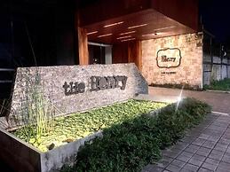 The Henry Hotel Roost Bacolod