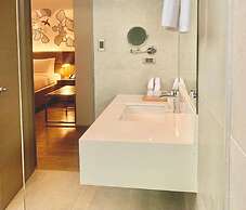 The Henry Hotel Roost Bacolod