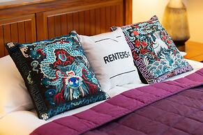 Cozy Apartment With Balcony by Renters