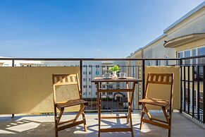 Cozy Apartment With Balcony by Renters