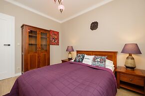 Cozy Apartment With Balcony by Renters