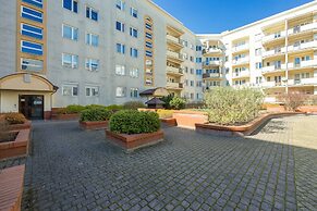 Cozy Apartment With Balcony by Renters