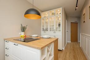 Cozy Apartment With Balcony by Renters