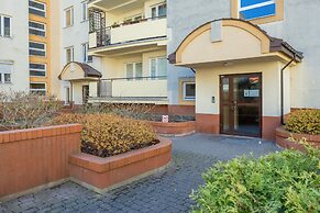Cozy Apartment With Balcony by Renters