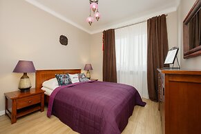 Cozy Apartment With Balcony by Renters