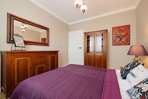 Cozy Apartment With Balcony by Renters