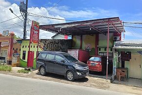 OYO 93875 Tifar House Near Lapangan Raja-raja