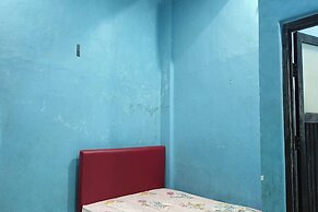 OYO 93875 Tifar House Near Lapangan Raja-raja