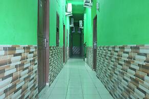 OYO 93875 Tifar House Near Lapangan Raja-raja