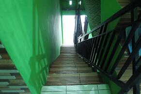 OYO 93875 Tifar House Near Lapangan Raja-raja