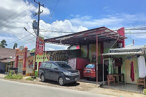 OYO 93875 Tifar House Near Lapangan Raja-raja