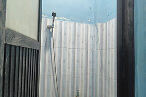 OYO 93875 Tifar House Near Lapangan Raja-raja