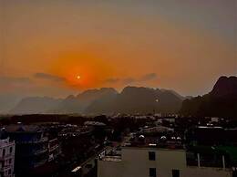 Phong Nha Jasmine Hostel & Roof Top Bar