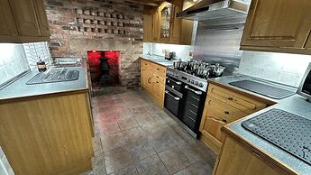 3 Bed Cottage Alton Towers Chatsworth Polars Peaks