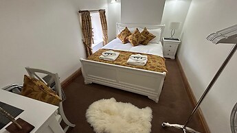 3 Bed Cottage Alton Towers Chatsworth Polars Peaks