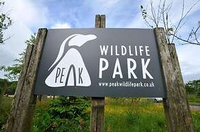 Stylish 2 Bed Barn Polar Bears Chatsworth