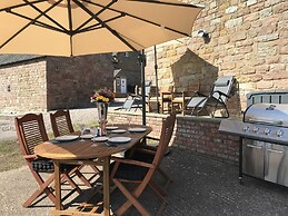 2 Bed Barn Alton Towers Chatsworth Polars Peaks