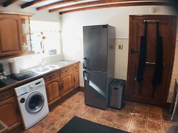 2 Bed Barn Alton Towers Chatsworth Polars Peaks