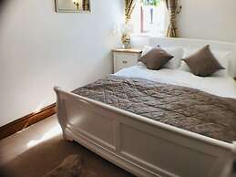 2 Bed Barn Alton Towers Chatsworth Polars Peaks