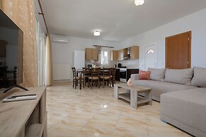 Altamira Holiday Apartment - 6 People Veranda With Views