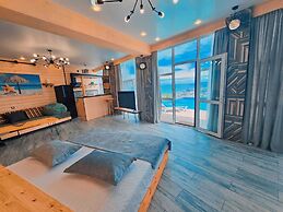 GOLDEN SUNSET batumi