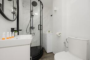 Unique Apartment With Balcony by Renters