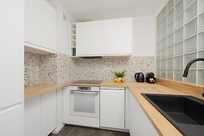 Unique Apartment With Balcony by Renters