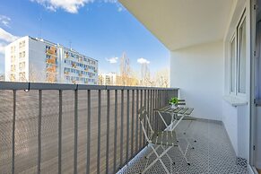 Unique Apartment With Balcony by Renters