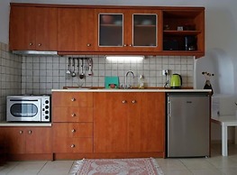 Santorini Cave Escape in Oia w Patio