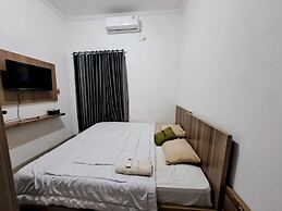 OYO 93870 Damai Guest House Cirebon