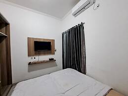 OYO 93870 Damai Guest House Cirebon