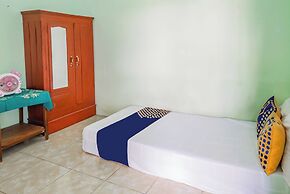 SPOT ON 93879 Wunut Homestay Syariah