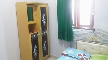 SPOT ON 93880 Guest House Bu Iin Syariah