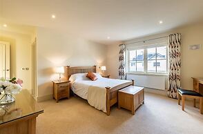 Spacious Home to Sleep 6 Just a Short Stroll From Kenmare