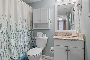 Pelican Beach 2009 1 Bedroom Condo